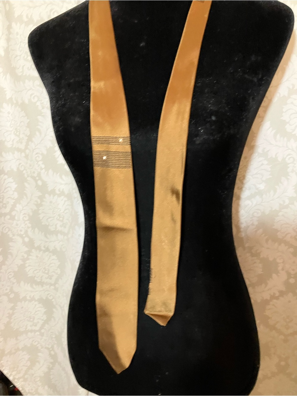Two 1980’s Vintage Skinny Silk Ties - Picture 5 of 10